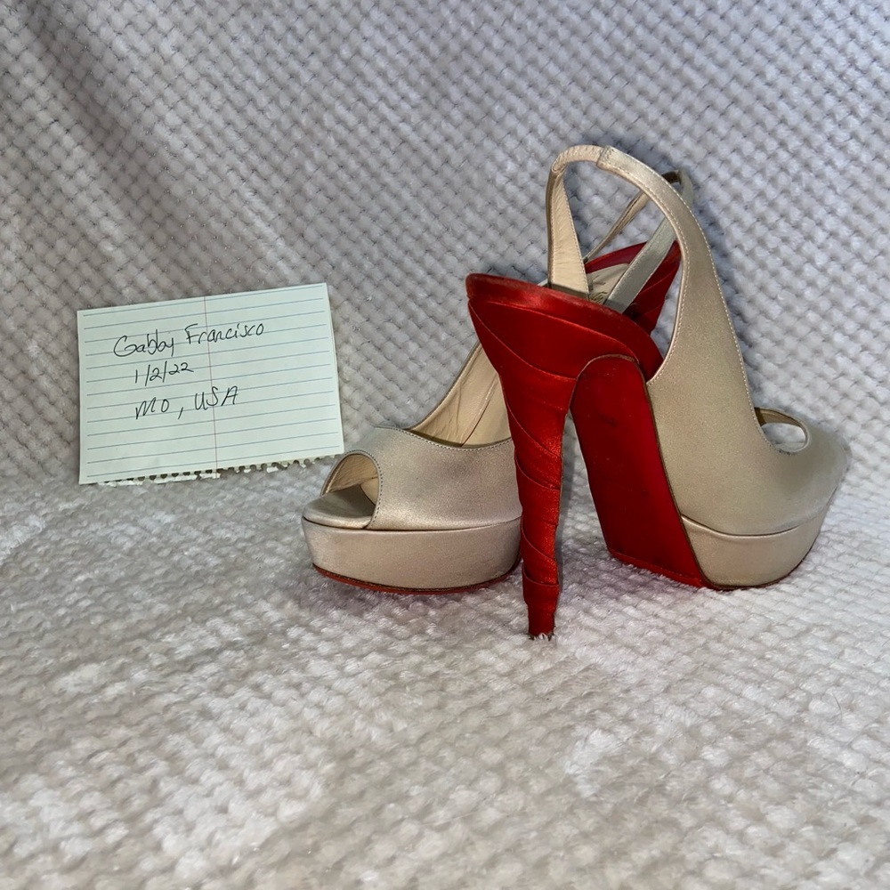 Louboutin Plisetta 39